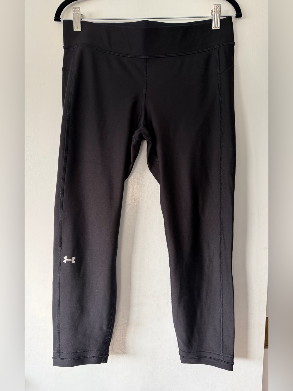 Women's Under Armour Heatgear Compression Leggings. Size L.
